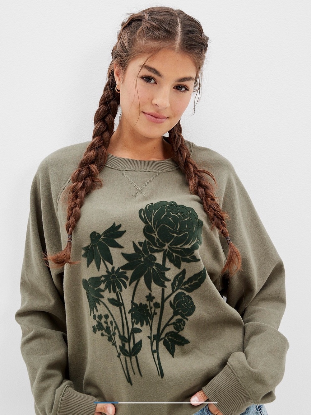 American Eagle Olive Green Floral Graphic Sweatshirt - size Medium